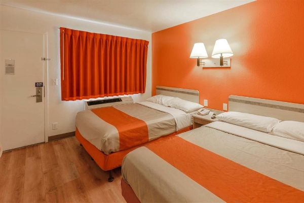 MOTEL 6 HUNTSVILLE TX (Huntsville)